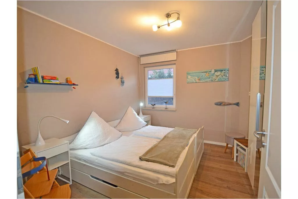 195145-Bedroom
