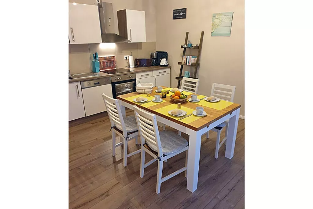 433909-Dining room