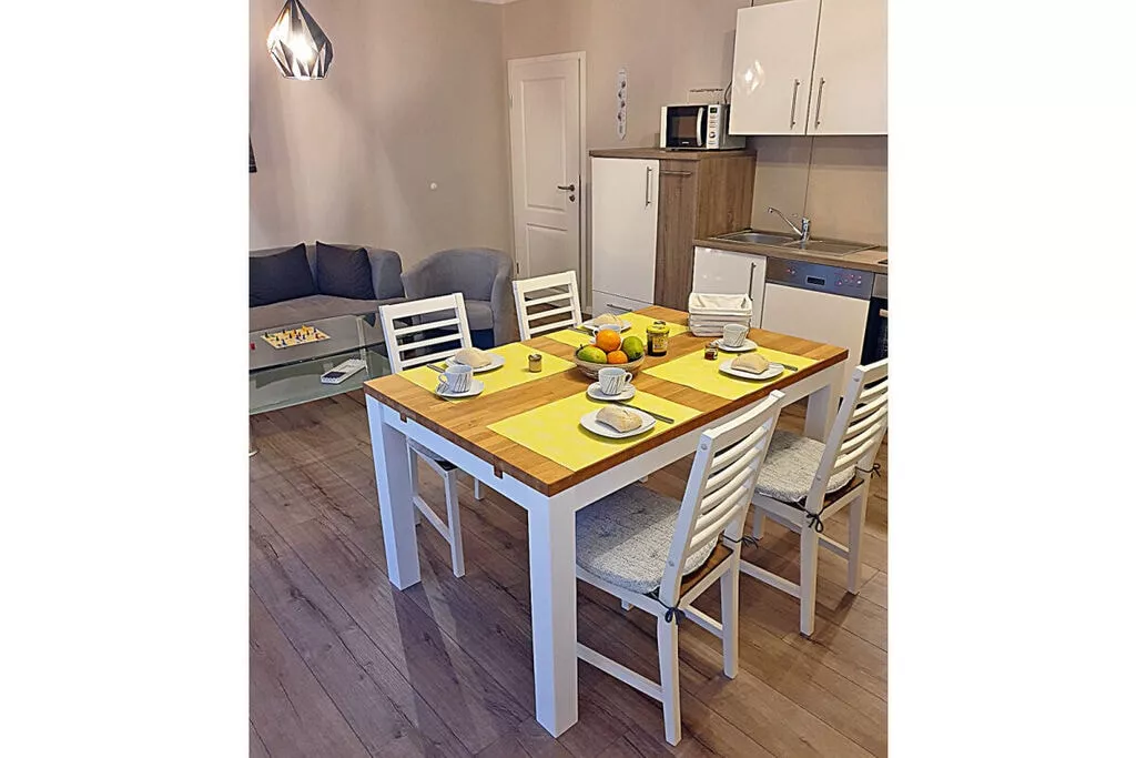 433909-Dining room