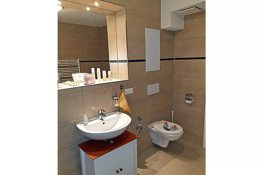 433909-Bathroom