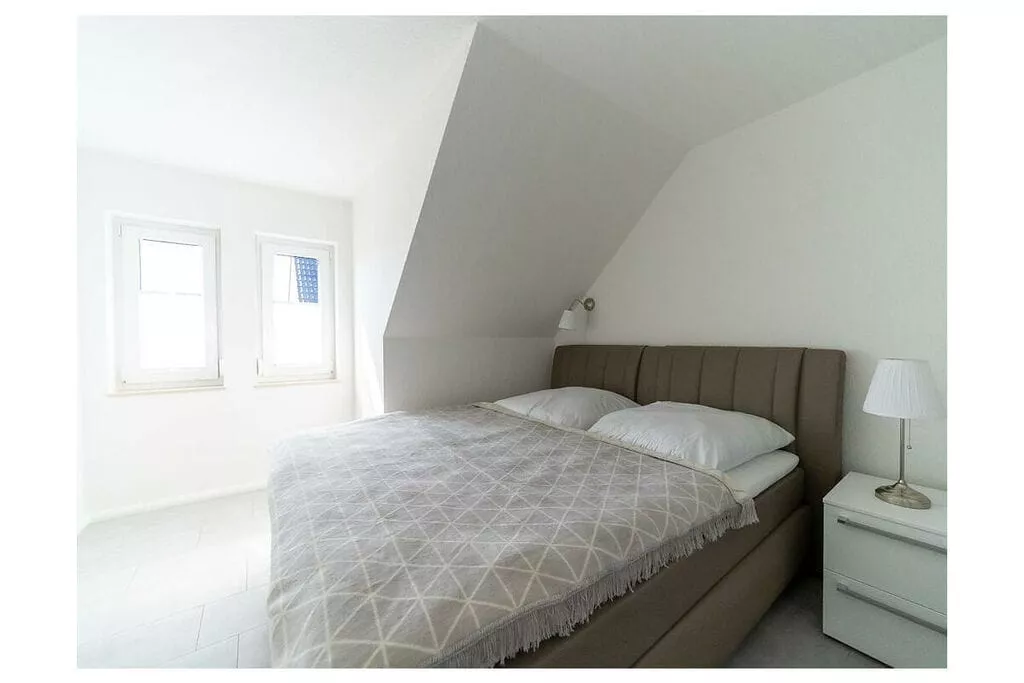 312037-Bedroom