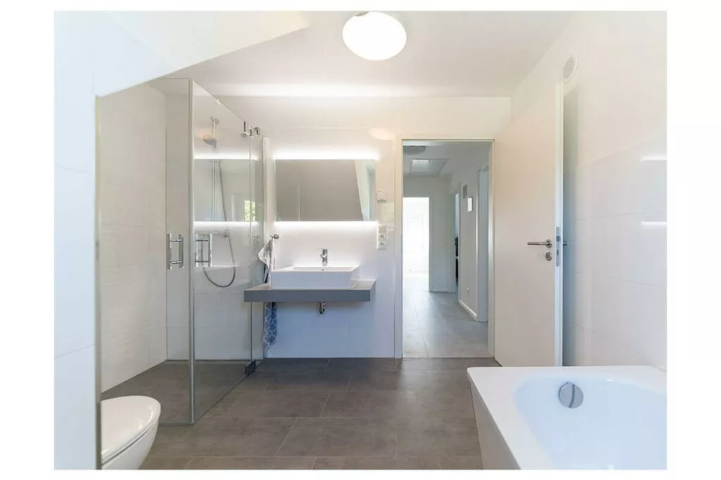 312037-Bathroom