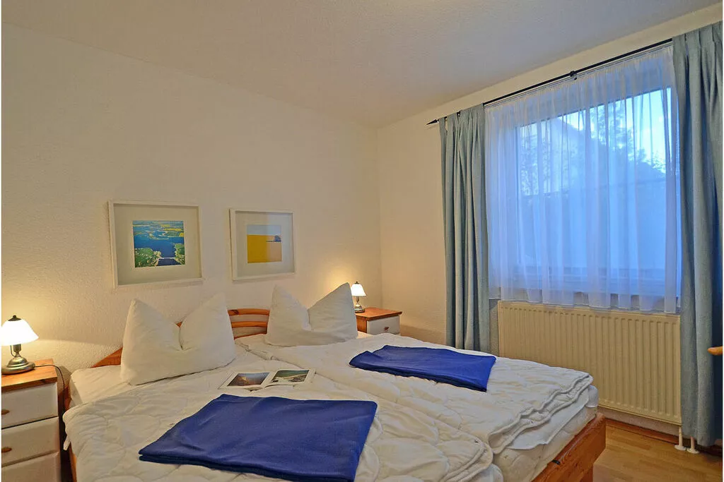 475983-Bedroom
