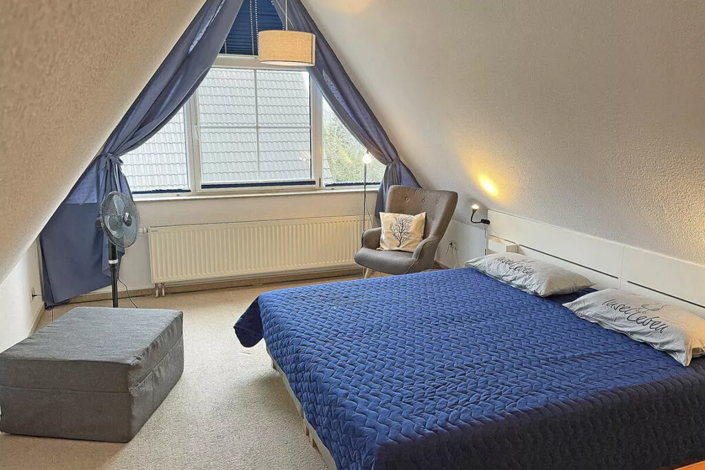 40171-Bedroom