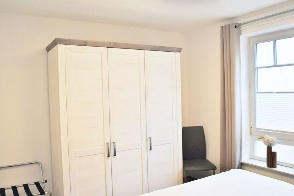291548-Bedroom
