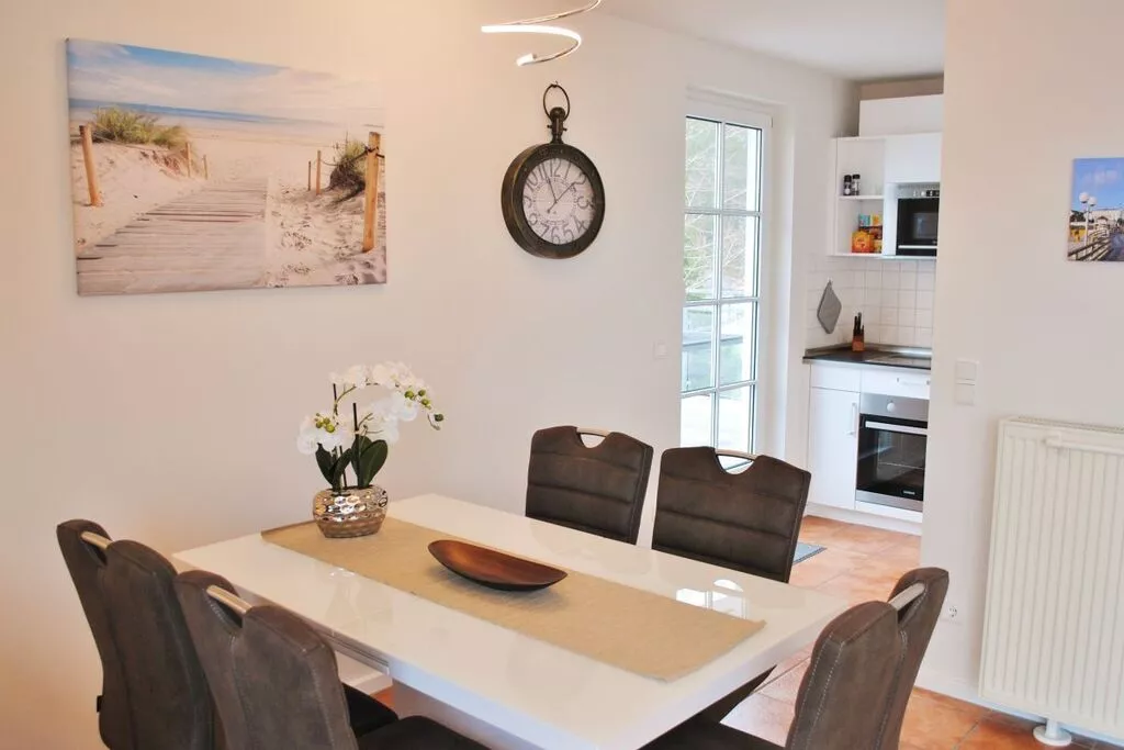 194255-Dining room