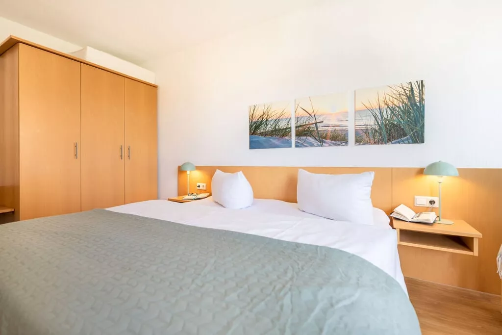 447395-Bedroom