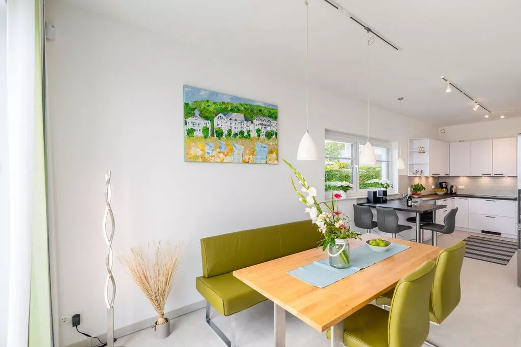 463765-Dining room