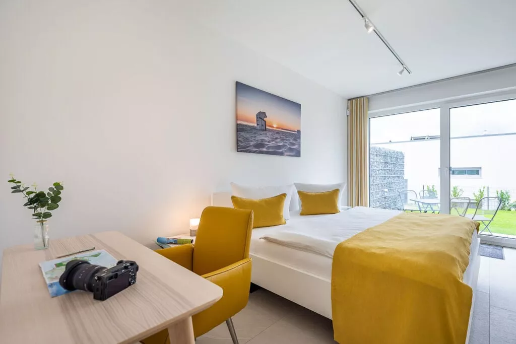 463765-Bedroom