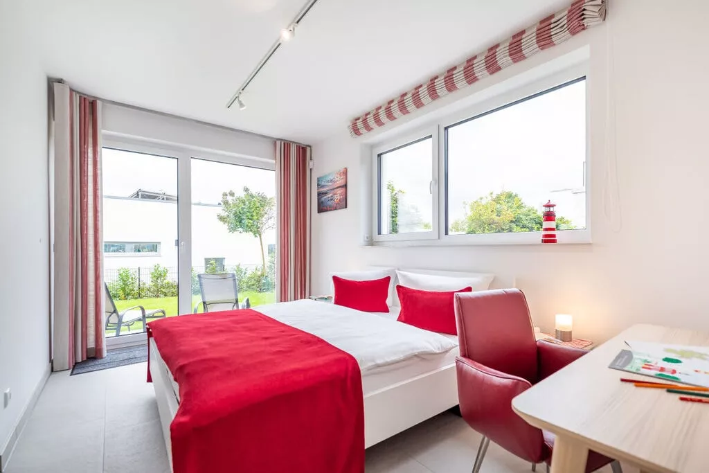 463765-Bedroom