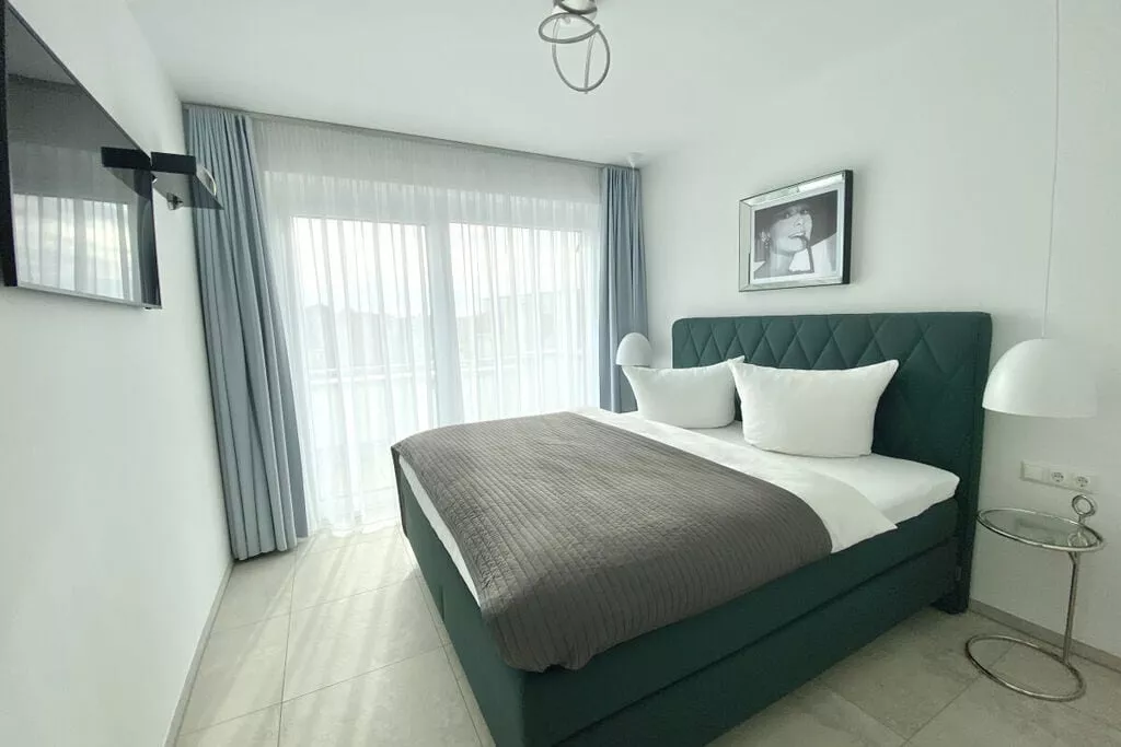 374694-Bedroom