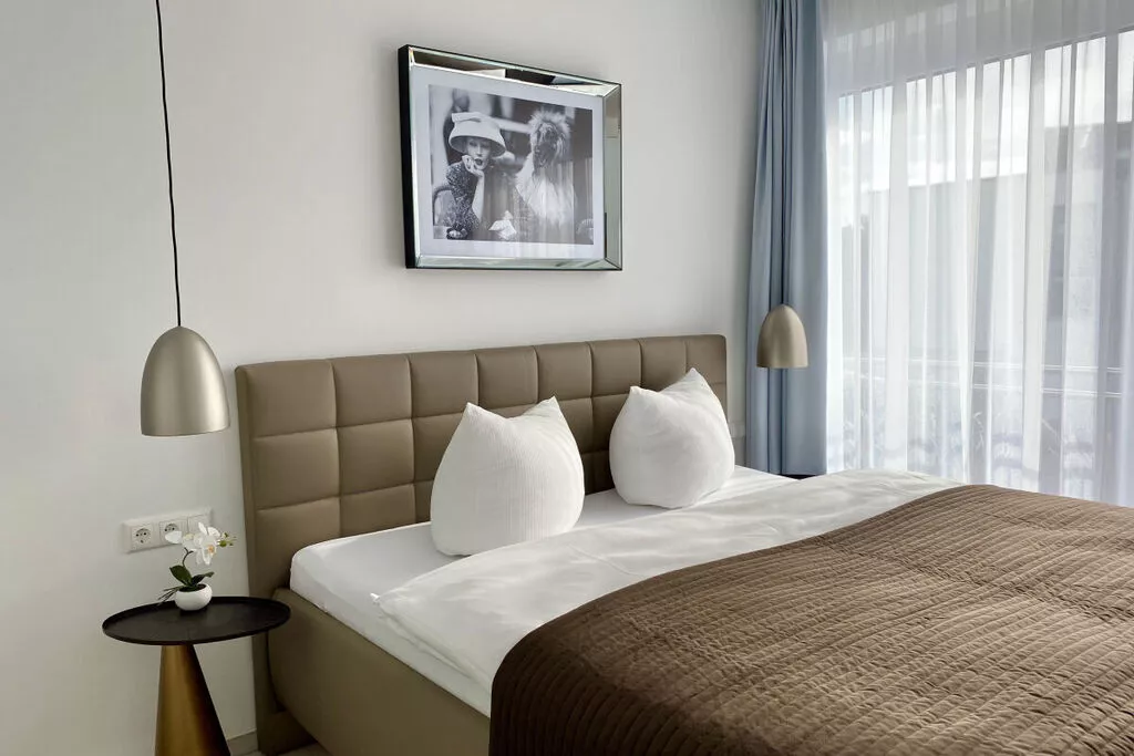 374694-Bedroom