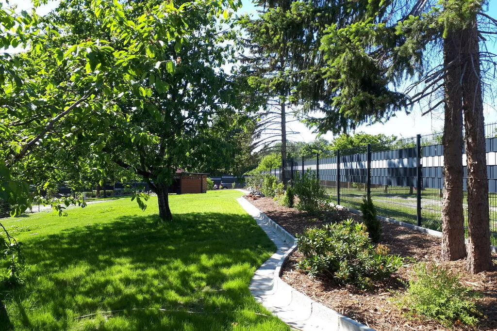 40743-Gardens summer
