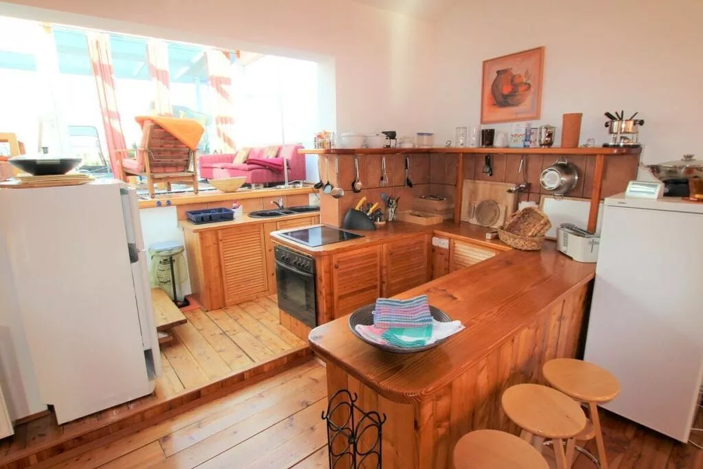 300332-Kitchen