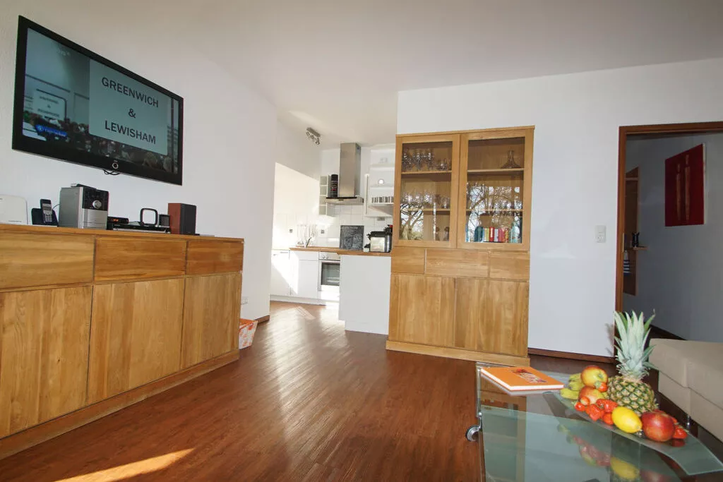 77294-Living room