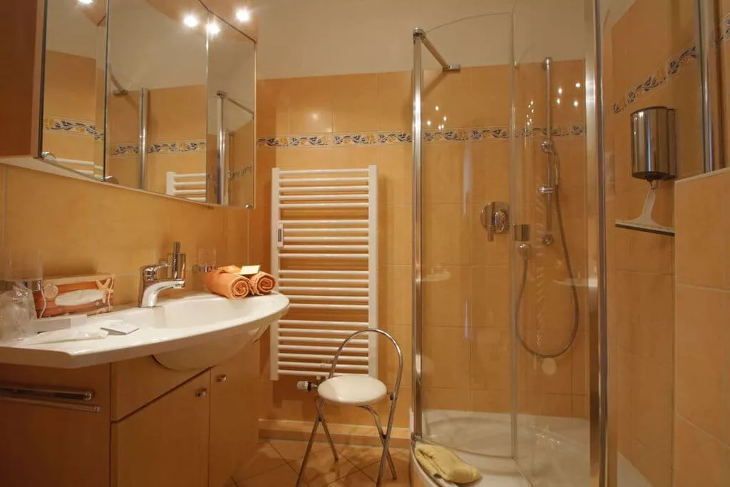 77294-Bathroom