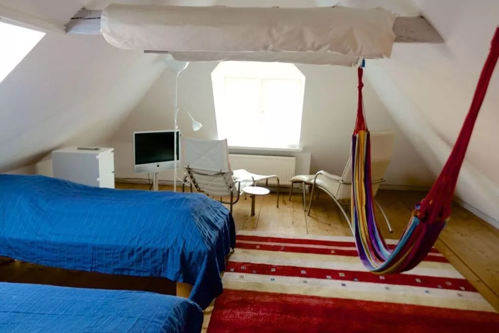 324827-Bedroom