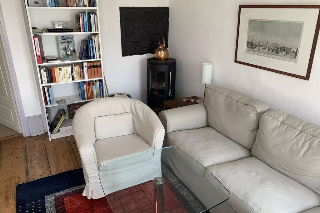 324827-Living room