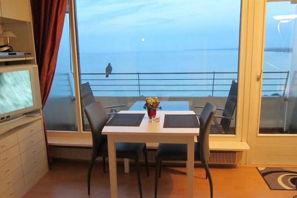 50757-Dining room