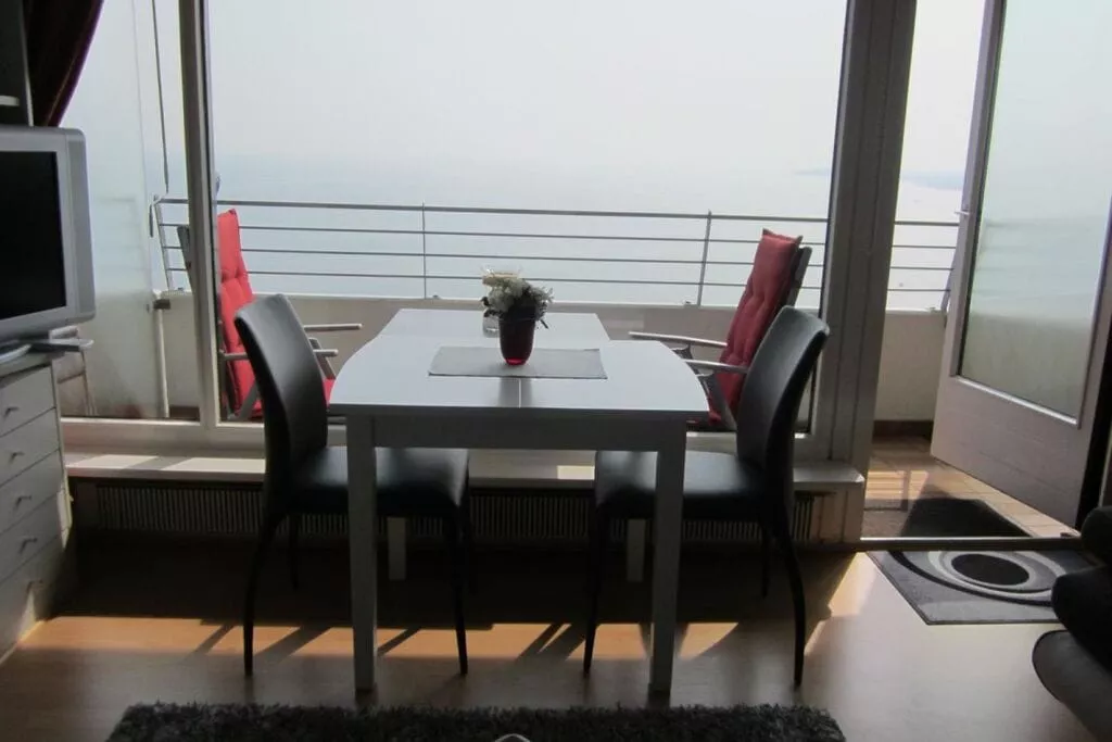 50757-Dining room