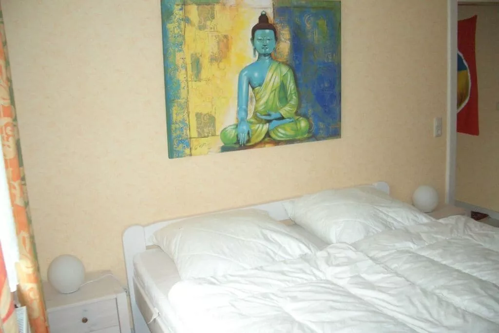 62578-Bedroom