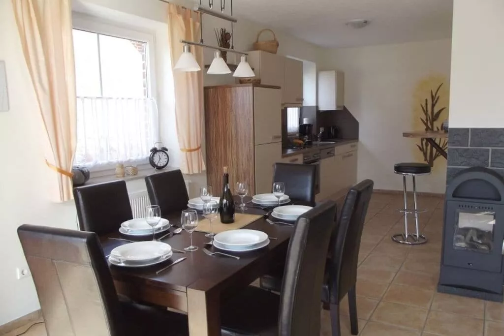 227205-Dining room