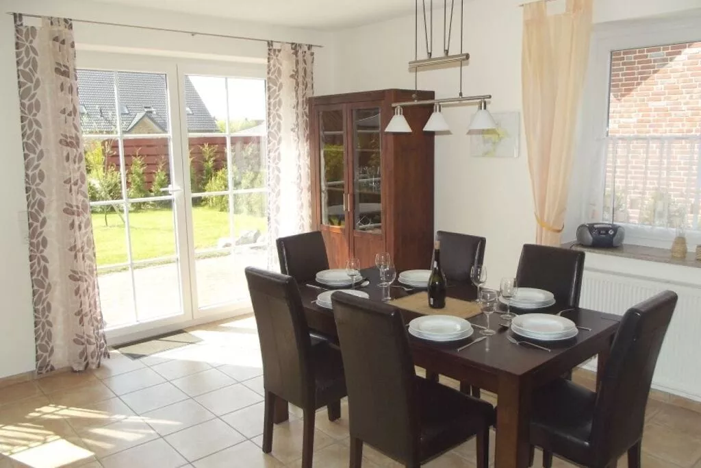 227205-Dining room