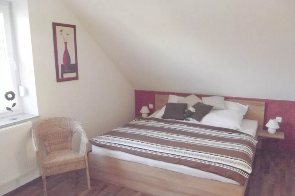227205-Bedroom