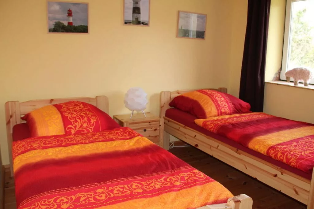 178135-Bedroom