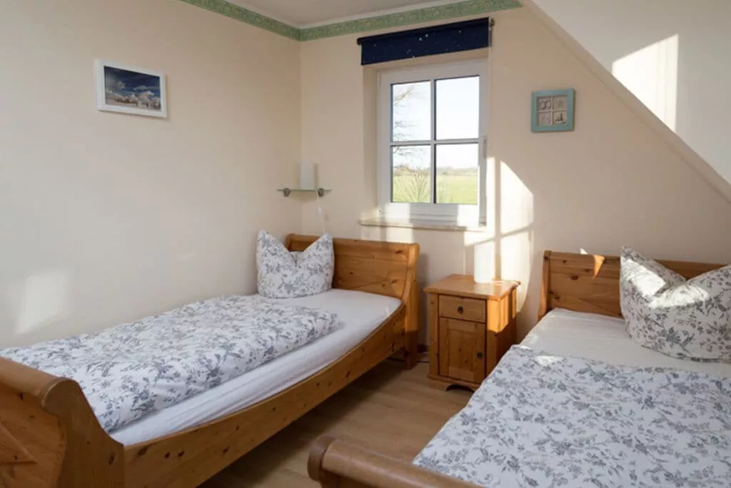 107434-Bedroom