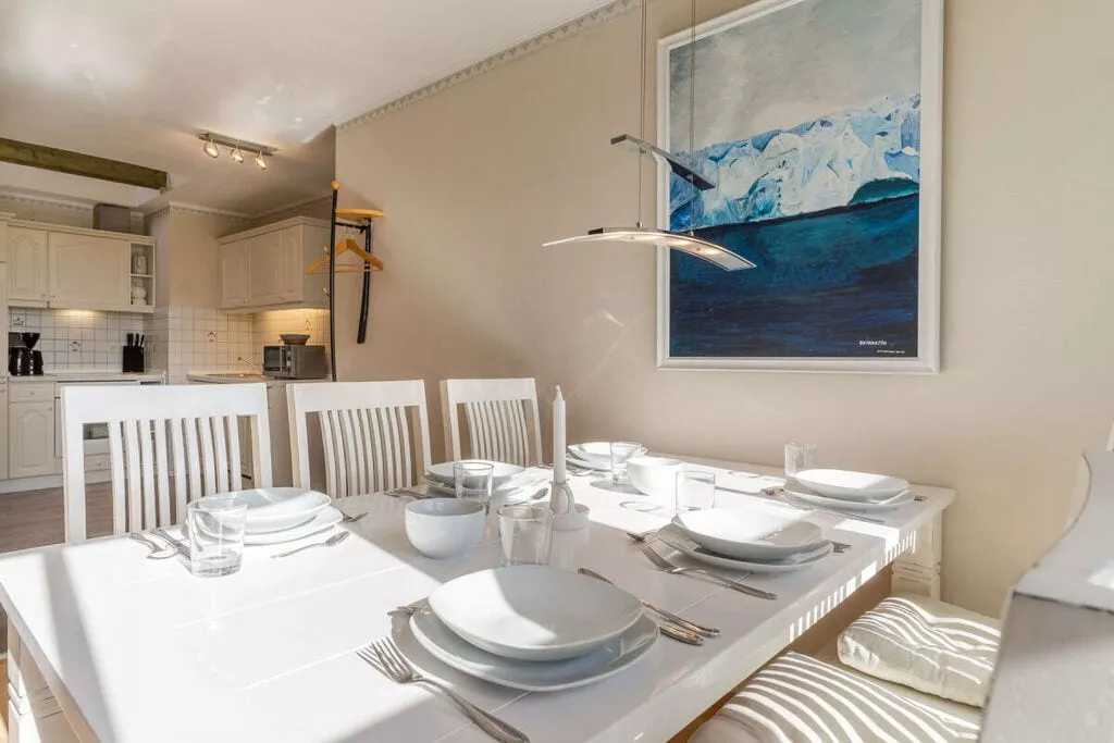 107434-Dining room