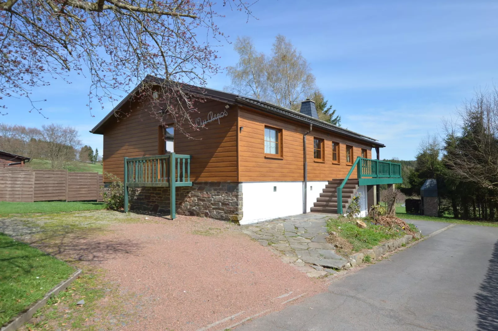 Le Chalet des Robinsons-Exterior summer