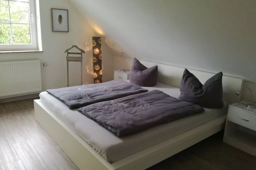 208079-Bedroom