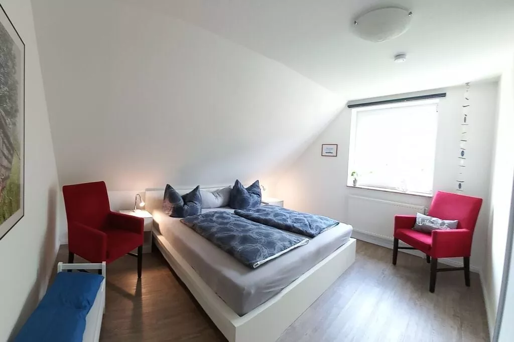 208079-Bedroom