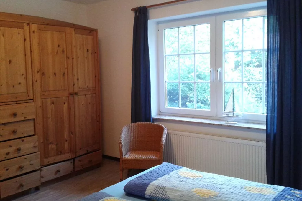 185172-Bedroom