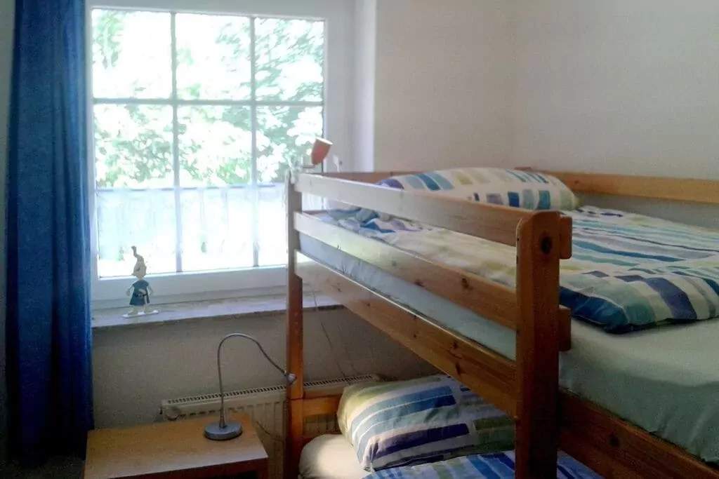 185172-Bedroom