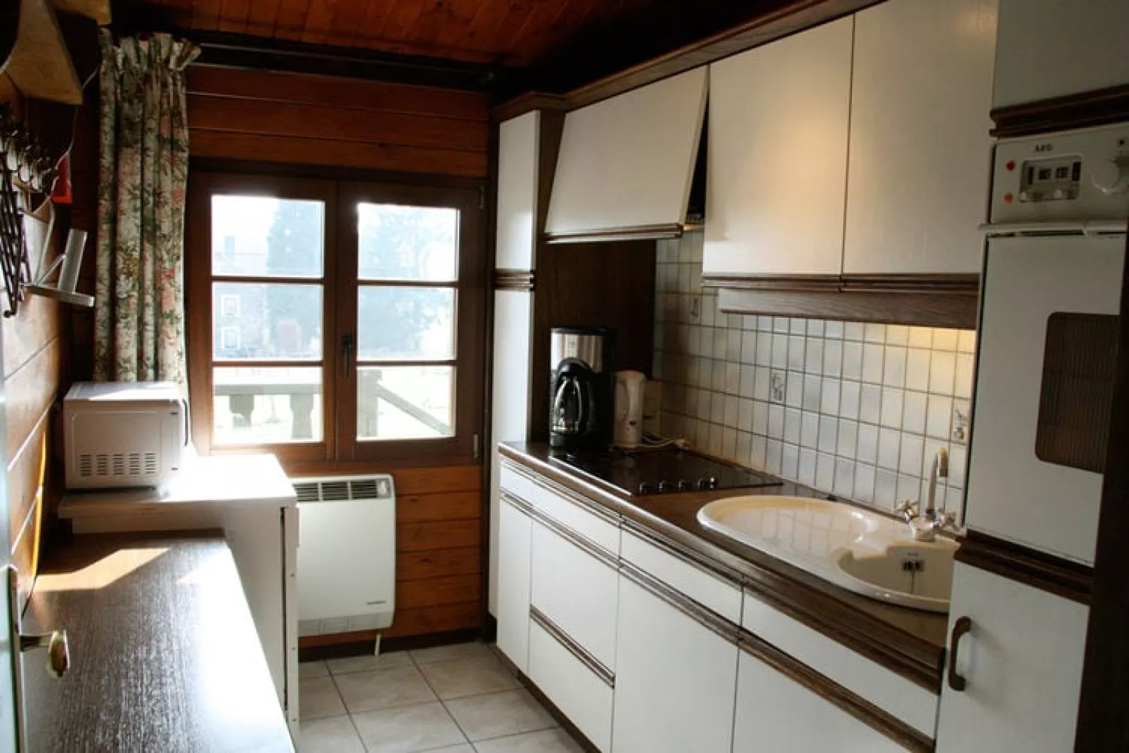 Le Chalet des Robinsons-Kitchen