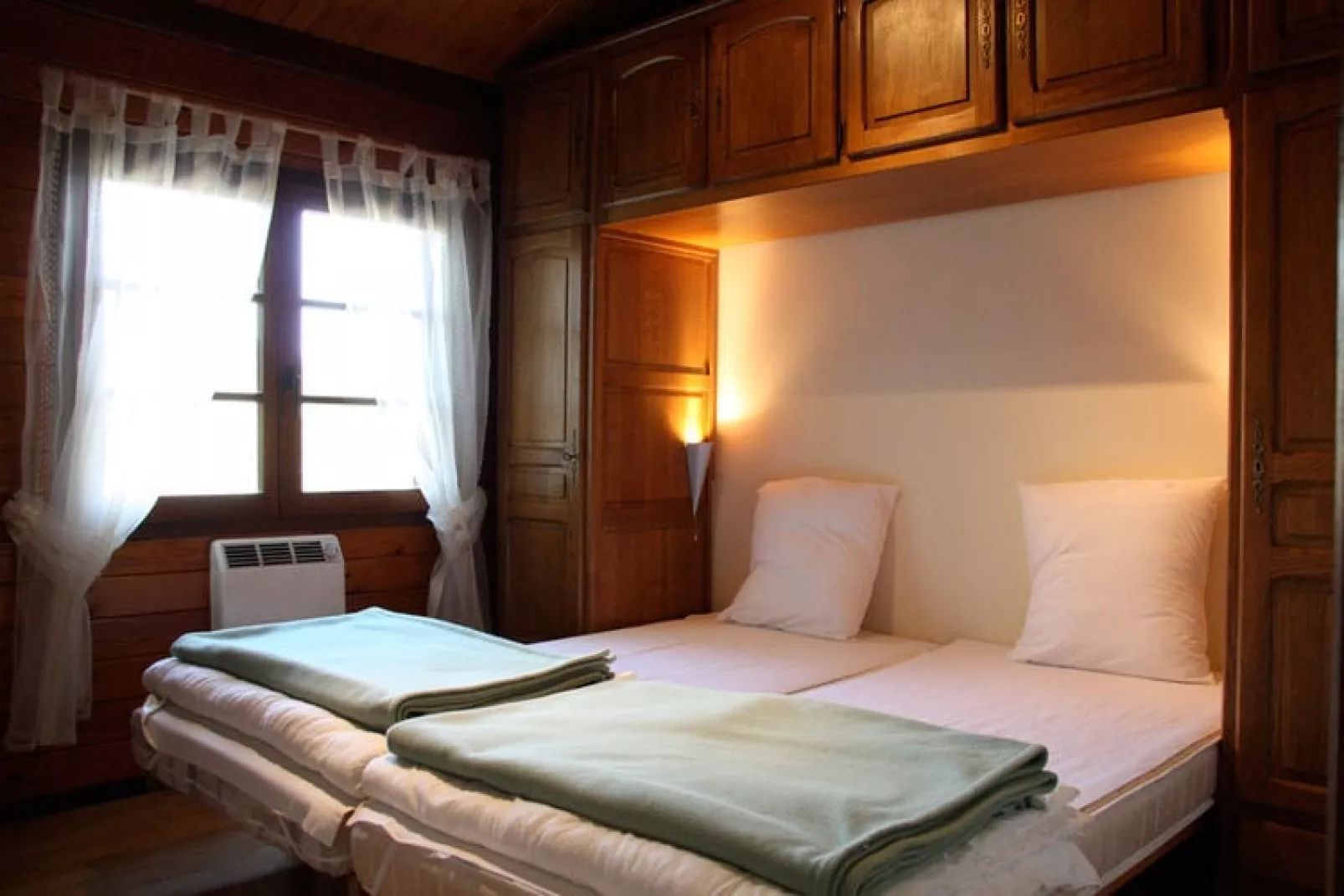Le Chalet des Robinsons-Bedroom