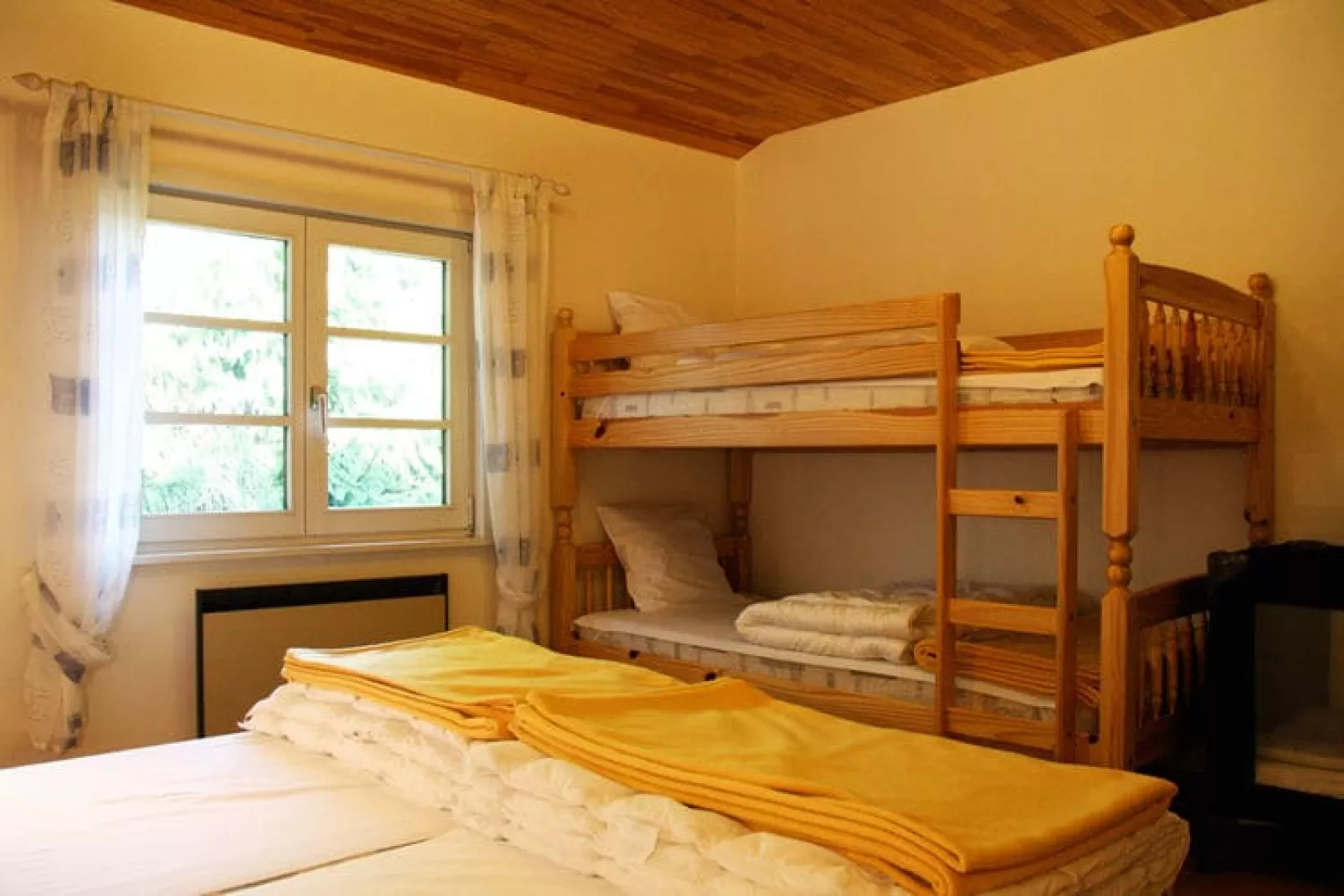 Le Chalet des Robinsons-Bedroom