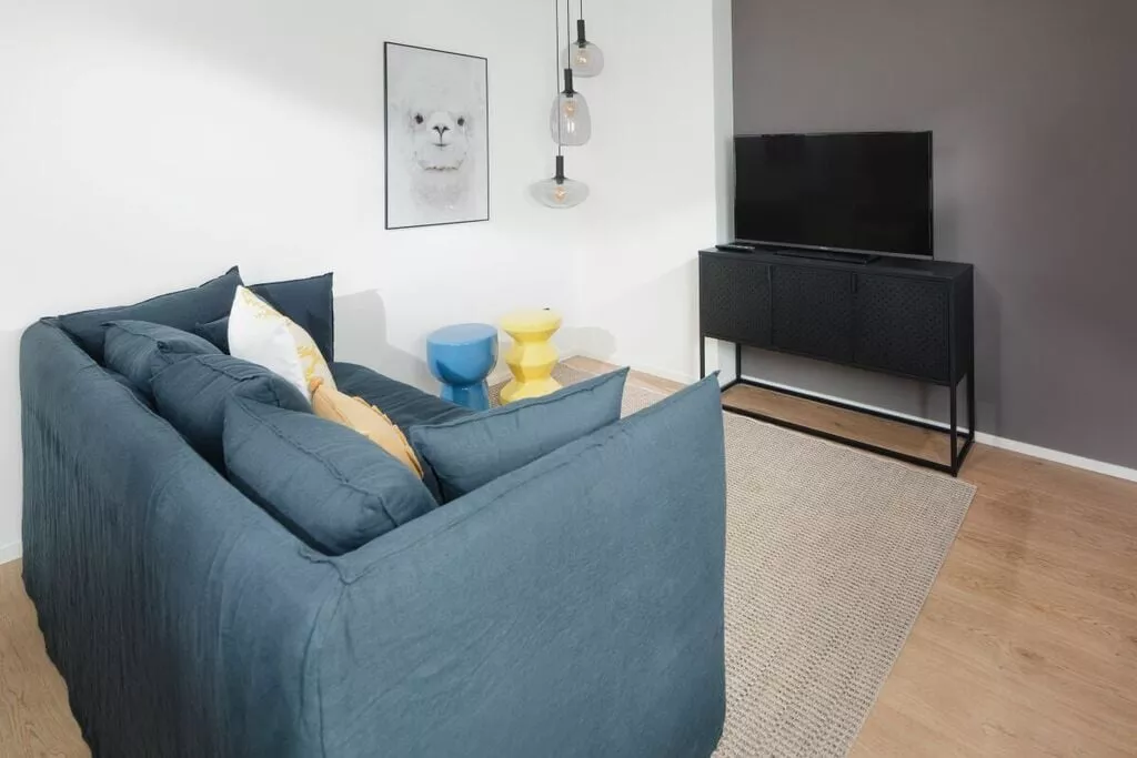 344482-Living room