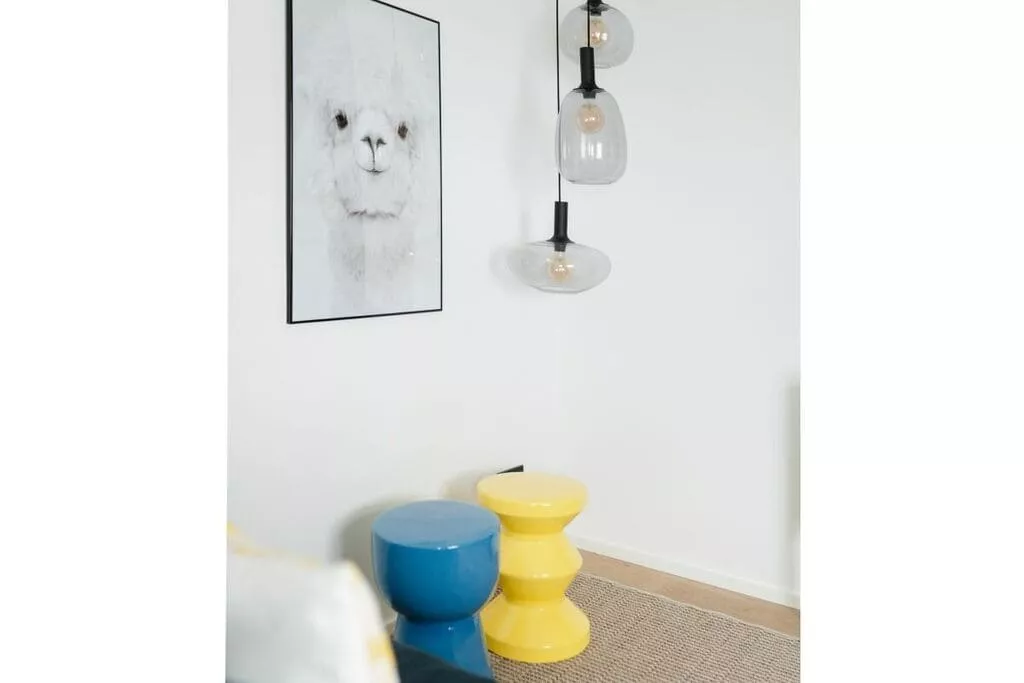 344482-Living room