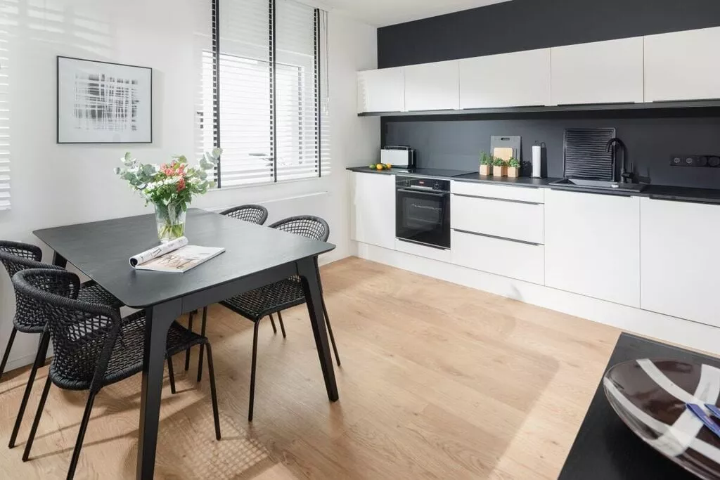 344482-Dining room
