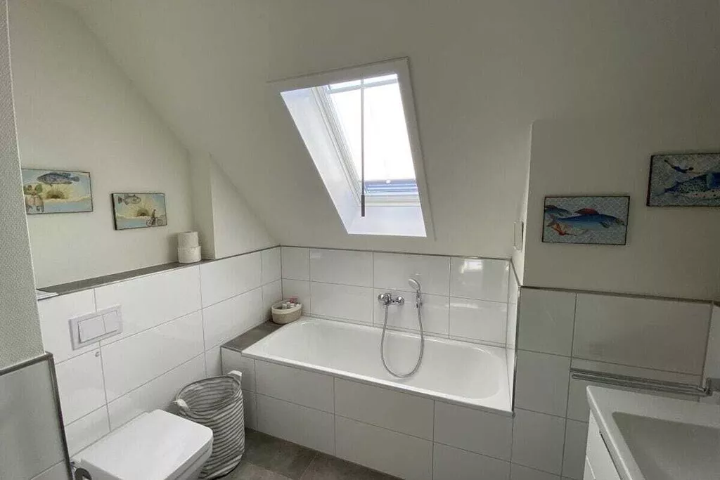423434-Bathroom