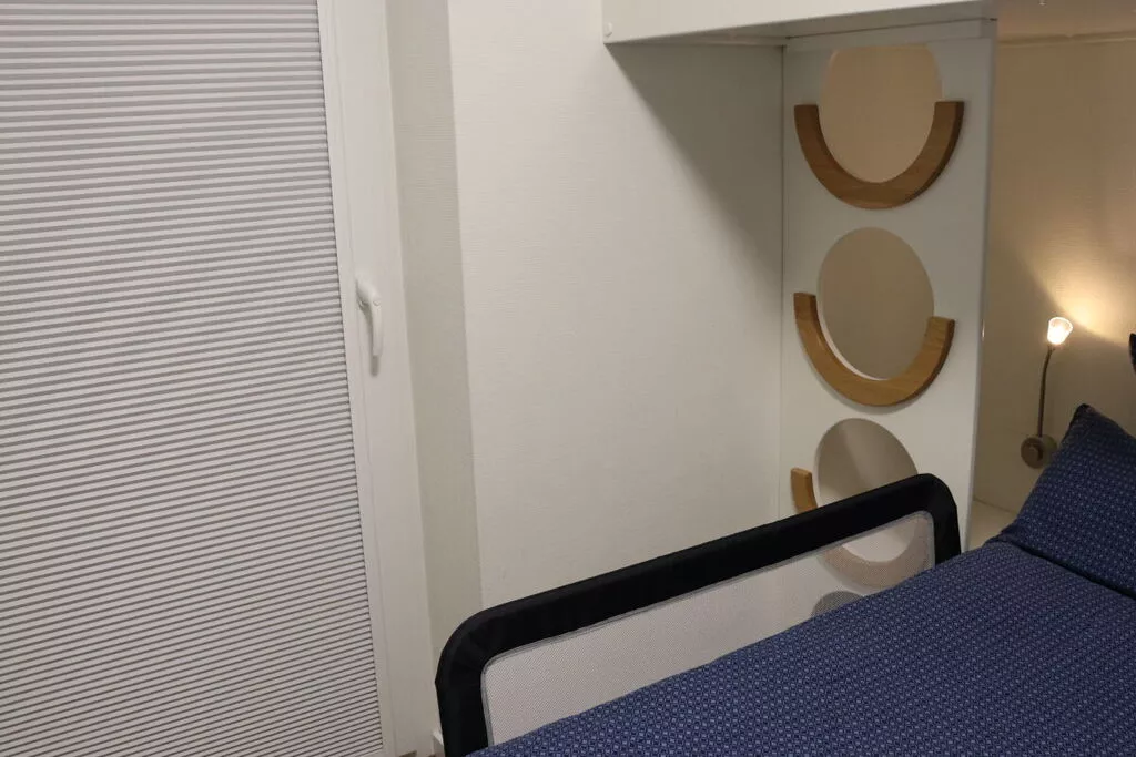 290933-Bedroom