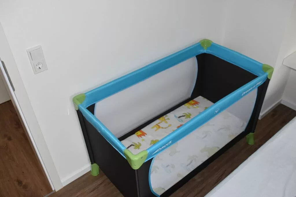 290933-Bedroom
