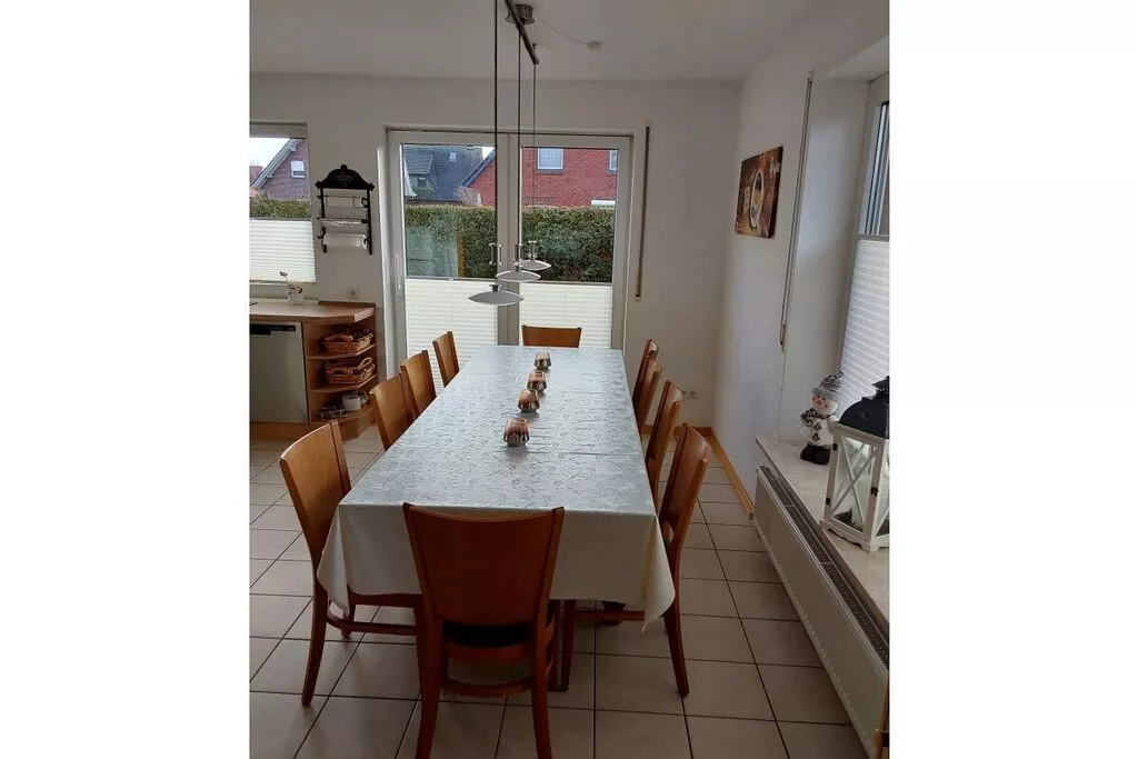 274726-Dining room