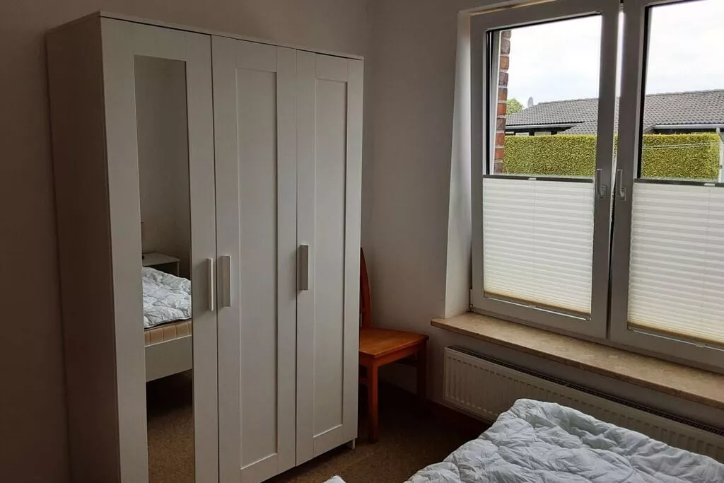 274726-Bedroom