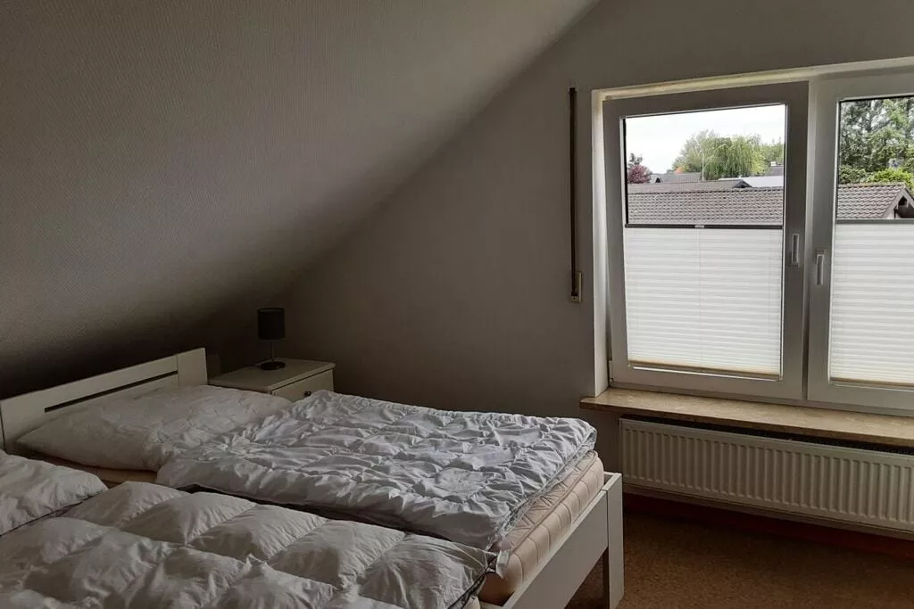 274726-Bedroom