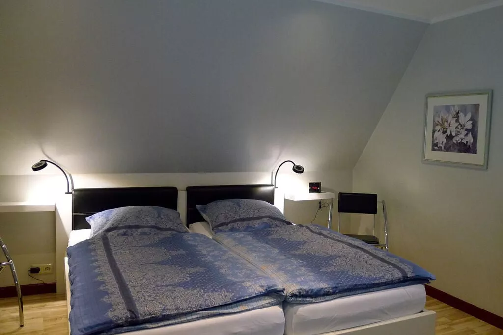 138796-Bedroom
