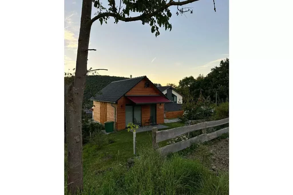 462783-Exterior summer
